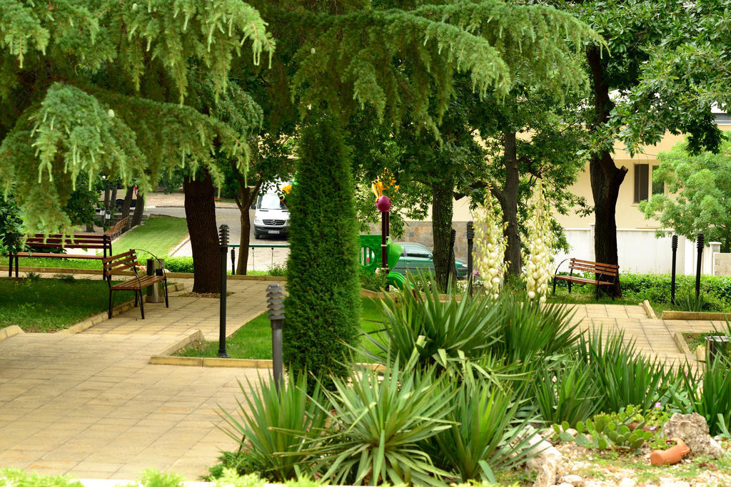 Glicinia Hotel Sables d'or Extérieur photo